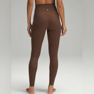 Lululemon Align Ribbed High-Rise Pant 28"
Java brown